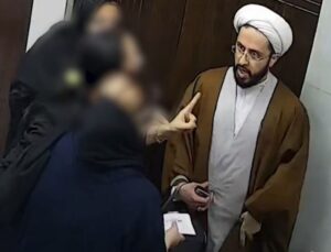 Hamid Farrokhnejad Instagram - جناب حجت الاسلام و المسلمین تاپاله اگه میخوای نظر مردم رو راجع به خودت و صنفتون بدونی کامنتای این زیر 👇 رو بخون