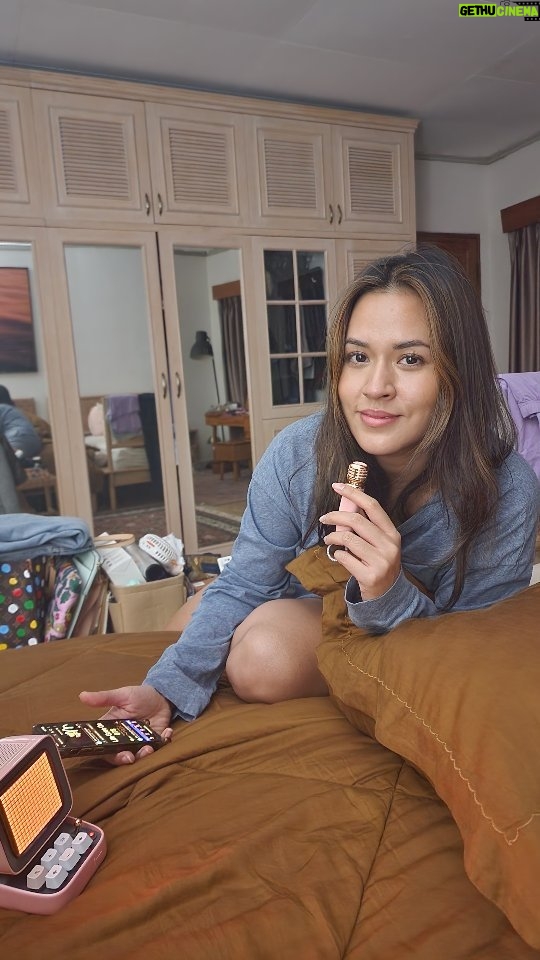 Hamish Daud - 81.9K Likes - Si rese & her new karaoke toy 🎤
