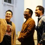 Hamish Daud Instagram - I've been a full-time trash man for 3 years now! Collabed with @amichsan @rizkimrdn @nikoadin & @masaryo 3 years ago to help formulate the @octopus.ina ecosystem. This tech approach to collecting and recycling post-consumed items has helped us make an impact on the environment and informal sectors. Preventing rubbish from ending up in the ocean was one thing, but being a part of a behavioral shift was where my soul has been for the past few years. It has been a journey so far! challenging & rewarding. Learning & achieving. Creating a system where everyone can benefit. I'm so proud of the team and the hard work that everyone has put in. Thank you to everyone who has supported & enabled us to grow. Gotta give a shout out to my Mrs for her endless support. I wouldn't have been able to push through without her good energy and positive vibes @raisa6690 With that said, I'm feeling good. Buckle up team @octopus.ina - lezzgo! Indonesia