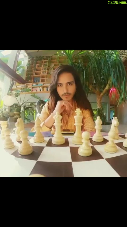 Hamish Daud - 63.5K Likes - Ketika ditanya kapan main di video clipnya Yaya.