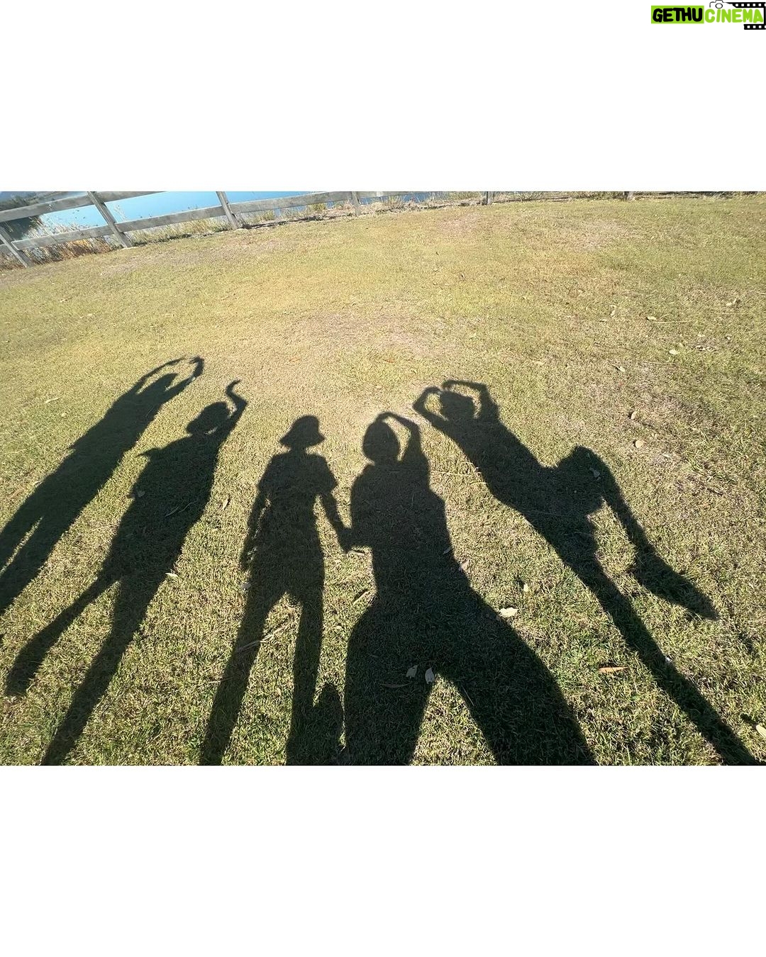 Han Ji-min Instagram - . HAPPY NEW YEAR!๐ฅณ ์ฌ ํ ํด๋ ์์ํ๊ณ ๋ฐ๋ปํ ํ๋ณต๋ค๋ก ๊ฐ๋ ์ฑ์ฐ์๊ธธ ๋ฐ๋ผ๊ณ ๋ฌด์กฐ๊ฑด ๊ฑด๊ฐํ์๊ณ ๋ฌดํํ ํด ๋์๊ธธ ๋ฐ๋๋ด
๋๋ค. ์ํด ๋ณต ๋ฌ๋ฟ ๋ฌ๋ฟ ํ๊ฐ๋ ๋ฐ์ผ์ธ์!โฅ๏ธ