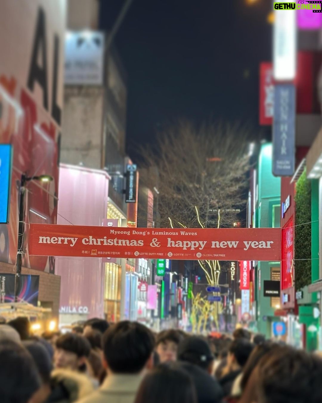 Han Ji-min Instagram - . HAPPY NEW YEAR!๐ฅณ ์ฌ ํ ํด๋ ์์ํ๊ณ ๋ฐ๋ปํ ํ๋ณต๋ค๋ก ๊ฐ๋ ์ฑ์ฐ์๊ธธ ๋ฐ๋ผ๊ณ ๋ฌด์กฐ๊ฑด ๊ฑด๊ฐํ์๊ณ ๋ฌดํํ ํด ๋์๊ธธ ๋ฐ๋๋ด
๋๋ค. ์ํด ๋ณต ๋ฌ๋ฟ ๋ฌ๋ฟ ํ๊ฐ๋ ๋ฐ์ผ์ธ์!โฅ๏ธ