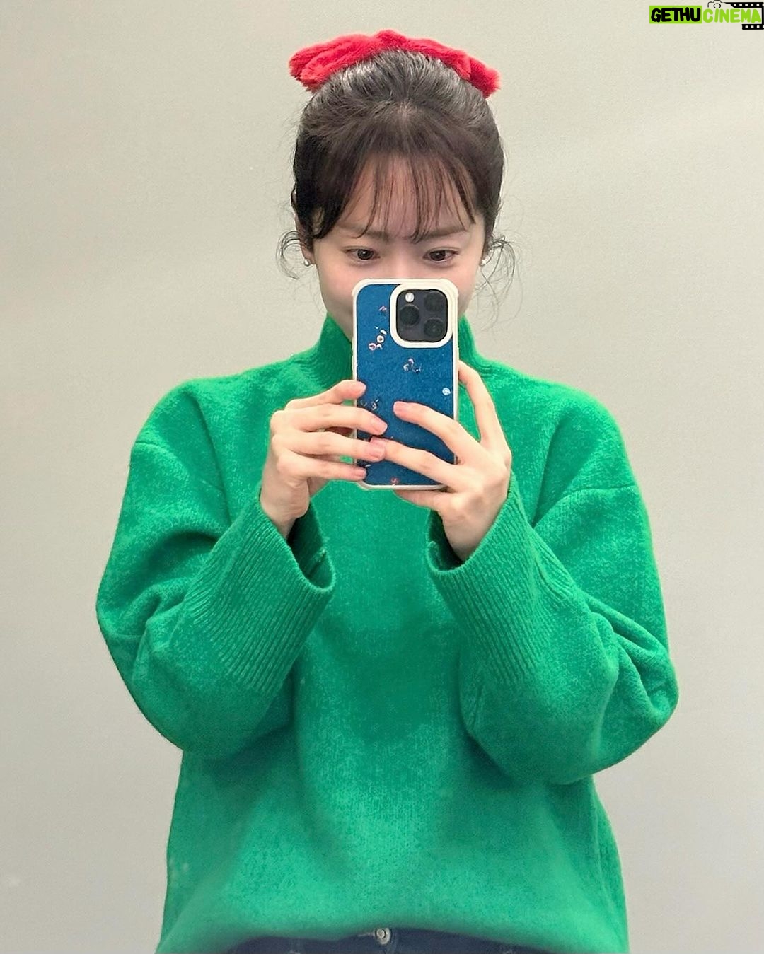 Han Ji-min Instagram - . Merry Christmas 🎄& Be Happy new year 🎈