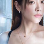 Han Ji-min Instagram - . 2023 Holiday collection 🫧✨🎄 #goldendew #골든듀 #💎 #💍