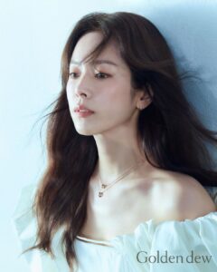 Han Ji-min Instagram - . 2023 Holiday collection 🫧✨🎄 #goldendew #골든듀 #💎 #💍