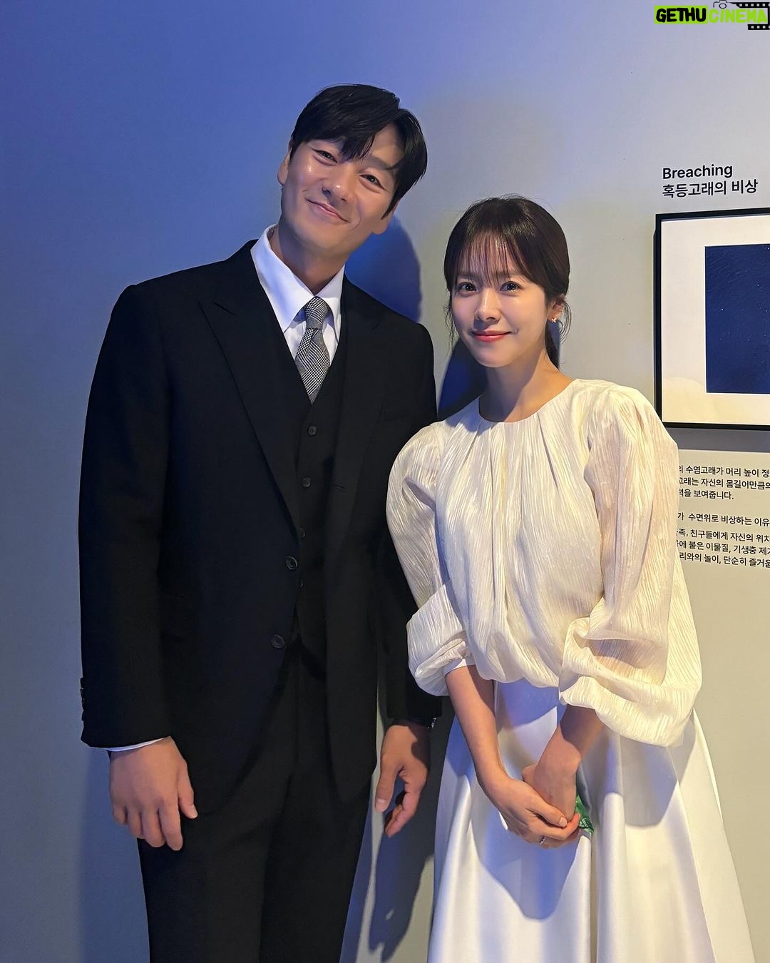 Han Ji-min Instagram - . π³ λ°ν΄μ λ°°μ°λκ³Ό μ κ° λλ μ΄ν°λ‘ μ°Έμ¬ν βκ³ λμ λβλ μ§κ΅¬μμ κ°μ₯ ν¬κ³ κ°μ₯ μ€λ μ΄λ©° κ°μ₯ κΈ΄ 거리λ₯Ό μ΄λνλ ν¬μ λ₯μ§λ§, μ¬μ ν λ―Έμ§μ λλ¬ΌμΈ κ³ λμ μλ°ν μΈμμ λ΄μ λ€νλ©ν°λ¦¬μΈλ°μ! μ ν¬μ λͺ©μλ¦¬λ‘ κ³ λμ κ²½μ΄λ‘μ΄ μ₯λ©΄μ λ΄μλΌ βκ³ λμ λβλ 18μΌ μ€ν 11μ 5λΆ 1λΆ βλ¨Έλλ¨Ό μ λΉβκ° λ°©μ‘λ μμ μ΄λ λ§μ κ΄μ¬ λΆνλ립λλ€πΊπ π³ 1λΆ λ¨Έλλ¨Ό μ λΉ π³ 2λΆ κ³ λμ λ
Έλλ₯Ό λ€μ΄λΌ π³ 3λΆ κ±°λν SOS π³ 4λΆ κ³ λκ° λΉμ μκ² #κ³ λμλ