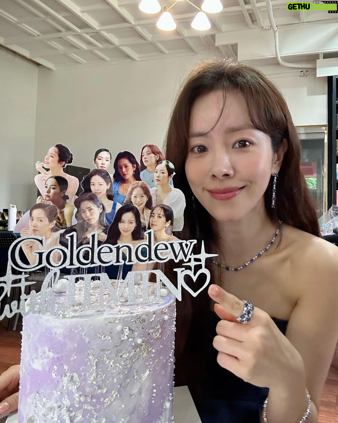 Han Ji-min Instagram - . Thank you!๐ทGolden dew ๐ . #๊ณจ๋ ๋ #goldendew #๐