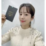 Han Ji-min Instagram - . 8월의 아름다운 ‘밤의 공원’ 산책이었어요.🌿🫧 @jannabijh @jannabidh 감사해요🙏🏻