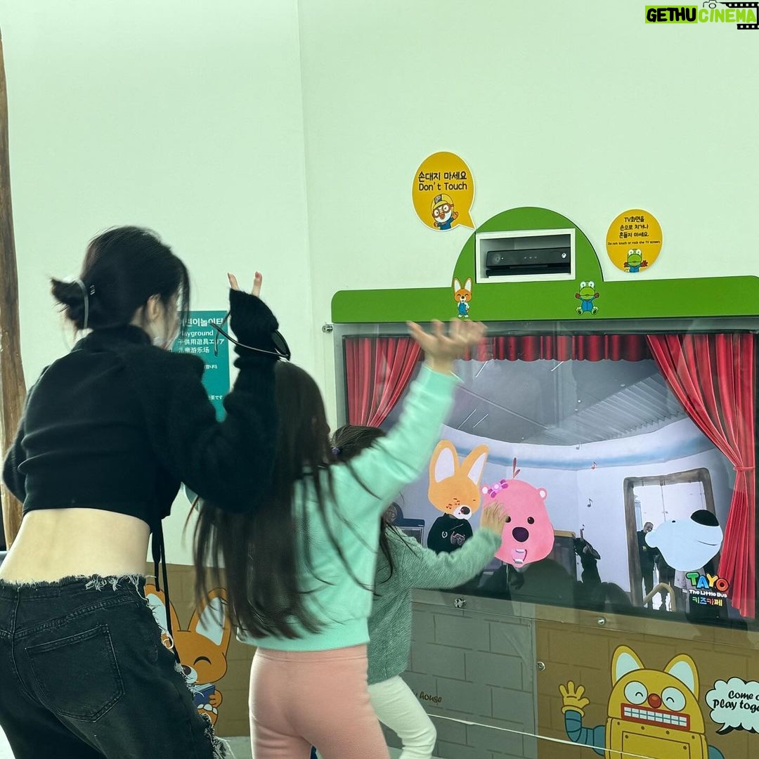 Han So-hee Instagram - i cna do this all day (루피전 whit my bf)