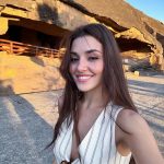 Hande Erçel Instagram - 🐒🦌🧘🏻‍♀️ Mumbai