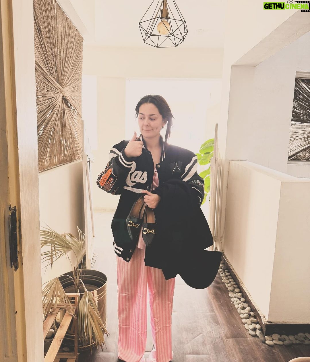 Hania Aamir Instagram - 2 of 20 🎈 @yashmagillofficial pulled up with the cutest surprise 🫂 Karachi, Pakistan