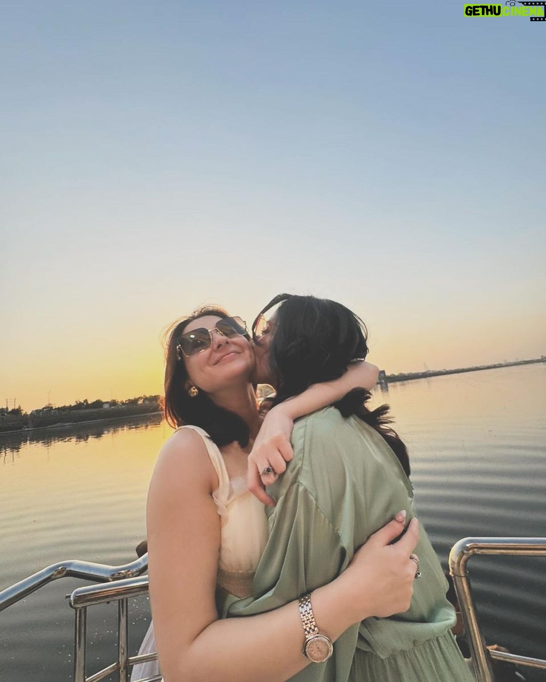 Hania Aamir Instagram - 🎈earlies// crazy without the song Karachi, Pakistan