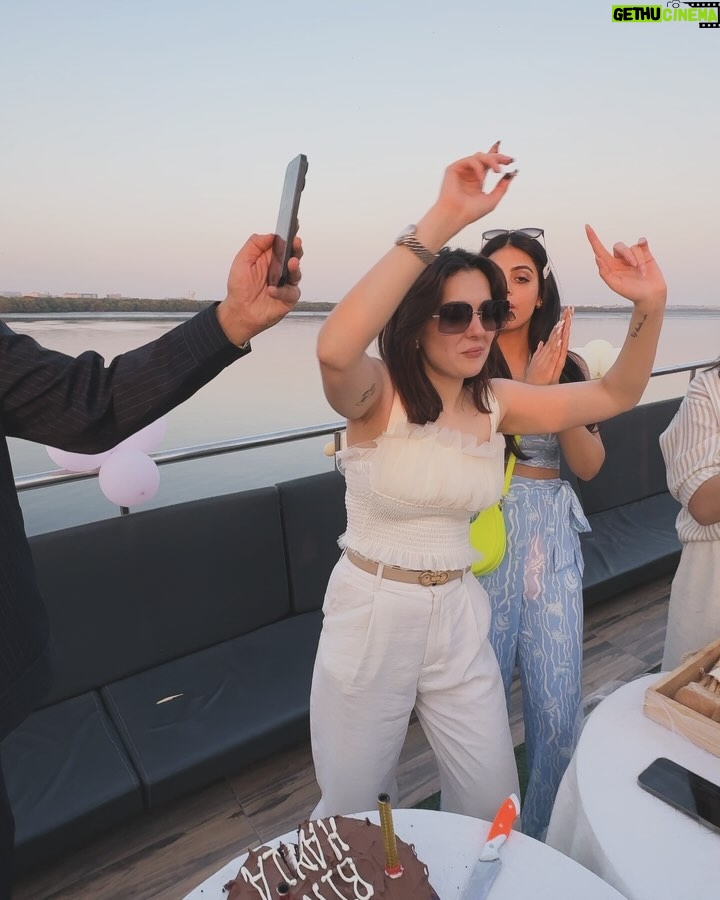 Hania Aamir Instagram - 🎈earlies// crazy without the song Karachi, Pakistan