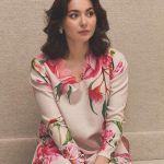 Hania Aamir Instagram - @sanasafinazofficial brought top tier vibes to set . Hair and makeup @qasimliaqat @vickyhassan.official Lahore, Pakistan