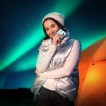Hania Aamir Instagram - Taking a stroll down memory lane with my #GalaxyZFlip❄️🌌 #JoinTheFlipSide #SamsungPakistan
