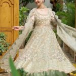 Hania Aamir Instagram – Saira Shakira Wedding Unstitched’24 💘 It is now available online on www.sairashakira.com 🌟 @sairashakira 🌟

Shop your favorite looks now 😍

#SairaShakira #SairaShakiraFestive #WeddingCollection #HaniaAamir