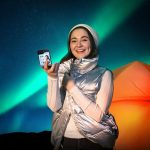 Hania Aamir Instagram - Taking a stroll down memory lane with my #GalaxyZFlip❄️🌌 #JoinTheFlipSide #SamsungPakistan