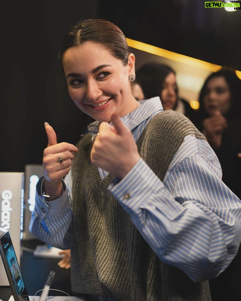 Hania Aamir Instagram - What a vibe! #GalaxyAi is here✨️ Loved the new #GalaxyS24Ultra & all new AI features 🌟 Here are some glimpses of the #SamsungUnpacked watch party. Early bird offer is live, book today from your nearest shop to get complimentary Galaxy Buds. Limited time offer. T&Cs apply. @samsungpakistan