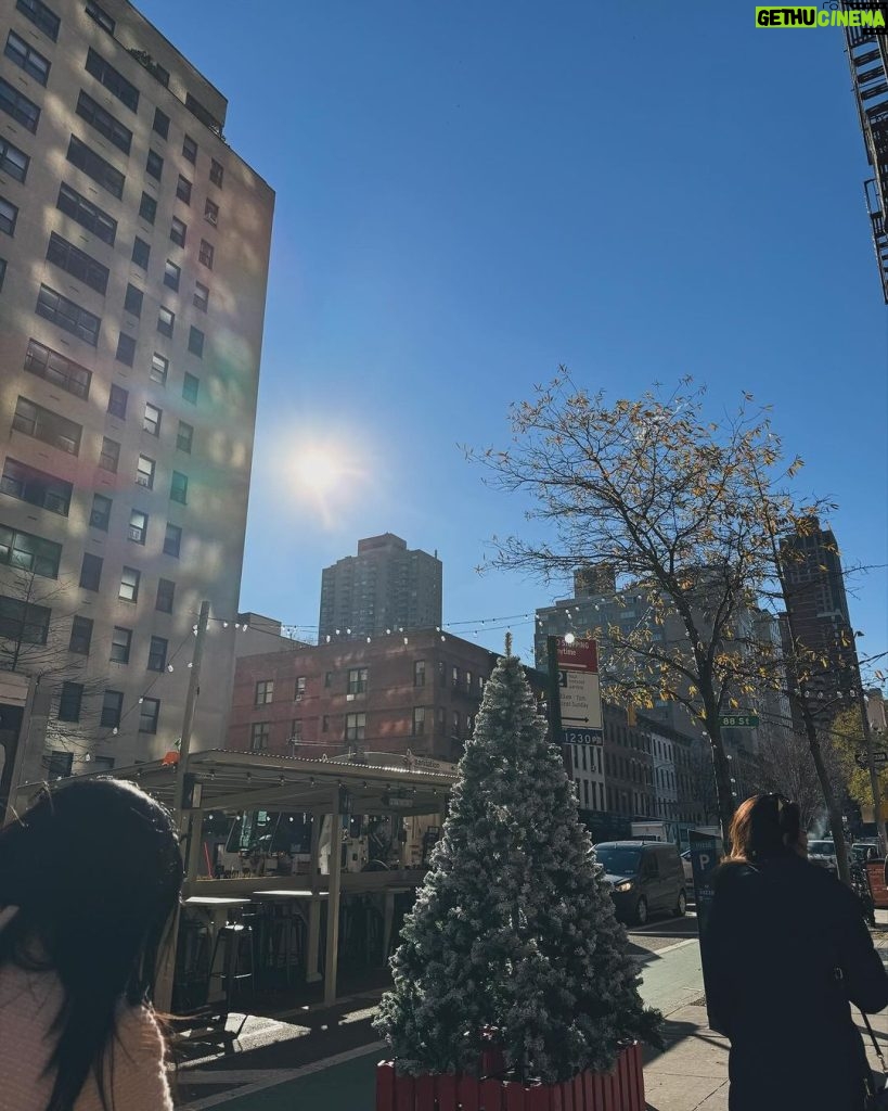 Hania Aamir Instagram - Upper East Side