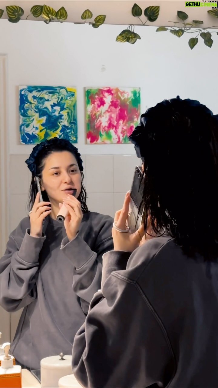Hania Aamir Instagram - Every flip, every task – the Galaxy Z Flip 5 seamlessly blends into my day! @samsungpakistan