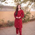 Hania Aamir Instagram – Hania Aamir x @silayipret 🌸

Affordable Daily wear that I personally love for their exceptional quality. Grab your favorites now with up to 50% off on www.silayipret.com