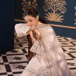 Hania Aamir Instagram - Explore the exuberant splendour of ‘Fasana-E-Ishq’ – Asim Jofa’s Eid Luxury Lawn Collection! 🌹 @asimjofa #AsimJofa #IWearAsimJofa #FasanaeIshq #HaniaAamir #LuxuryLawnCollection #EidEdit #Unstitched #FestiveCollection #Embroidered