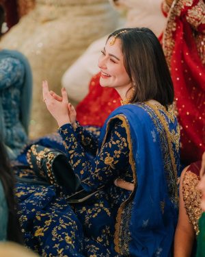 Hania Aamir Instagram - 🫐