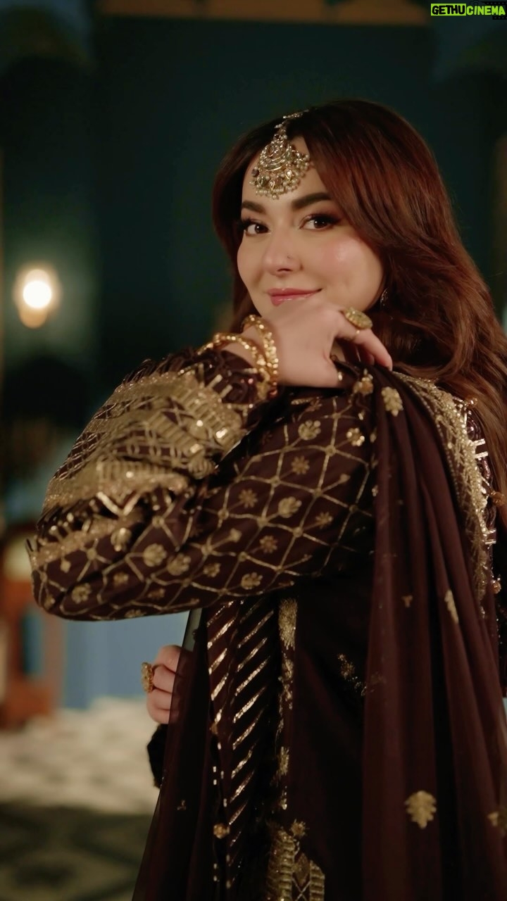 Hania Aamir Instagram - Introducing, the magical world of ‘Fasana-E-Ishq’ – Asim Jofa’s Eid Luxury Lawn Collection. We’re talking timeless romance meets tradition, with designs that’ll blow your mind! Can’t wait to share this journey with you all! 💖 @asimjofa #AsimJofa #IWearAsimJofa #FasanaeIshq #HaniaAamir #LuxuryLawnCollection #Unstitched #EidCollection