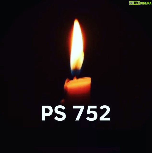 Hanie Tavassoli Instagram - #176 #ps752 اشک رازیست لبخند رازیست عشق رازیست اشک آن شب لبخند عشقم بود قصه نیستم که بگویی نغمه نیستم که بخوانی صدا نیستم که بشنوی یا چیزی چنان که ببینی یا چیزی چنان که بدانی من درد مشترکم مرا فریاد کن درخت با جنگل سخن میگوید علف با صحرا ستاره با کهکشان و من با تو سخن میگویم نامت را به من بگو دستت را به من بده حرفت را به من بگو قلبت را به من بده من ریشه های تو را دریافته ام با لبانت برای همه لبها سخن گفته ام و دستهایت با دستان من آشناست در خلوت روشن با تو گریسته ام برای خاطر زندگان و در گورستان تاریک با تو خوانده ام زیباترین سرودها را زیرا که مردگان این سال عاشقترین زندگان بوده اند