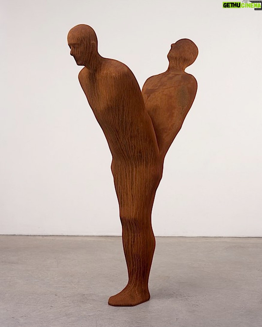 Hanie Tavassoli Instagram - Happy birthday Antony Gormley.#sculpture #antonygormley #sculptureart