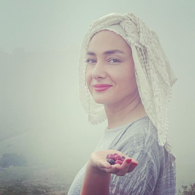Hanie Tavassoli Instagram - در مه