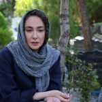 Hanie Tavassoli Instagram - با پایان کار صداگذاری و موسیقی تصاویر هانیه توسلی در «چرا گریه نمی‌کنی؟» منتشر شد . هم‌زمان با اتمام صداگذاری و میکس فیلم سینمایی «چرا گریه نمی‌کنی؟» توسط امیرحسین قاسمی و پایان ساخت موسیقی توسط سهند مهدی‌زاده، از عکس‌های هانیه توسلی در این فیلم رونمایی شد. علیرضا معتمدی، باران کوثری، فرشته حسینی، مانی حقیقی، لیندا کیانی، نهال دشتی و امیرحسین فتحی، (با حضور) علی مصفا دیگر بازیگران این فیلم هستند. . «چرا گریه نمی‌کنی؟» به نویسندگی و‌ کارگردانی علیرضا معتمدی و تهیه‌کنندگی رضا محقق به زودی آماده نمایش می‌شود. . عکس‌: زهرا مصفا . @alirezamotamedi_ @rezamohagheghofficial @haniehtavassoli #چرا_گریه_نمیکنی #wont_you_cry