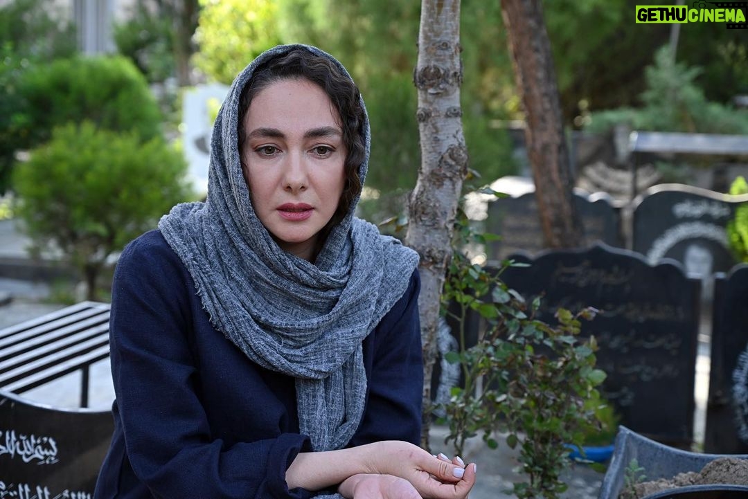 Hanie Tavassoli Instagram - با پایان کار صداگذاری و موسیقی تصاویر هانیه توسلی در «چرا گریه نمیکنی؟» منتشر شد . همزمان با اتمام صداگذاری و میکس فیلم سینمایی «چرا گریه نمیکنی؟» توسط امیرحسین قاسمی و پایان ساخت موسیقی توسط سهند مهدیزاده، از عکسهای هانیه توسلی در این فیلم رونمایی شد. علیرضا معتمدی، باران کوثری، فرشته حسینی، مانی حقیقی، لیندا کیانی، نهال دشتی و امیرحسین فتحی، (با حضور) علی مصفا دیگر بازیگران این فیلم هستند. . «چرا گریه نمیکنی؟» به نویسندگی و کارگردانی علیرضا معتمدی و تهیهکنندگی رضا محقق به زودی آماده نمایش میشود. . عکس: زهرا مصفا . @alirezamotamedi_ @rezamohagheghofficial @haniehtavassoli #چرا_گریه_نمیکنی #wont_you_cry