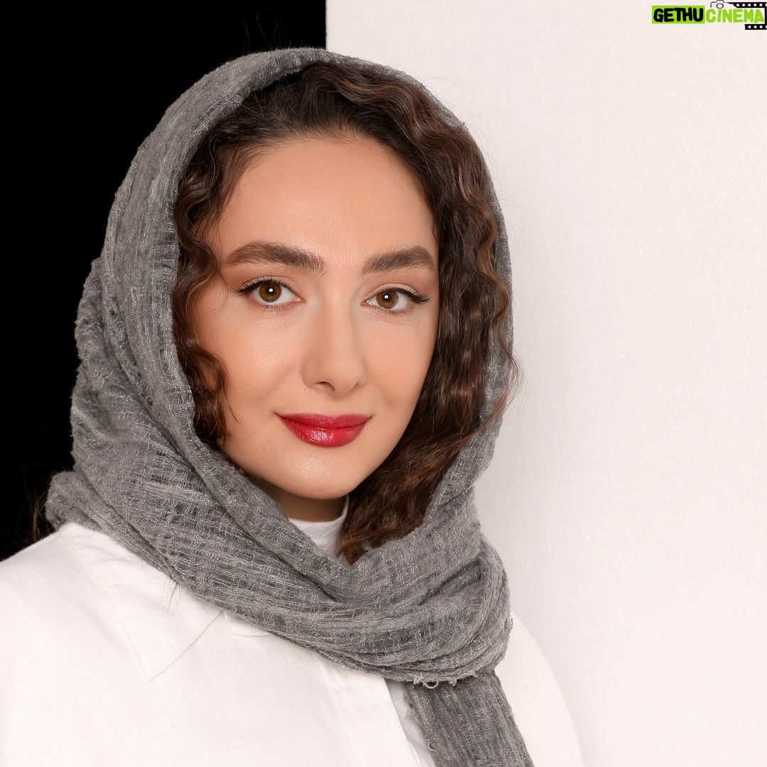 Hanie Tavassoli Instagram - @payameraeeart @maryammotaghian_ @dibacarpet