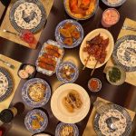 Hanis Zalikha Instagram - Bila tetamu tersayang datang menziarah, baru dapat pi jalan-jalan kat bazar Ramadhan sama-sama dan beli meriah sikit. Kalau setakat makan berdua bertiga je, memang elak nak pi, takut jadi pembaziran je 🫢 Lagi-lagi kalau bagi suami pergi sorang, takut semua stall dia nak beli 🥹
