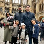 Hanis Zalikha Instagram - Isi perut sangat penting sebelum jalan beribu langkah dalam London Natural History Museum nak tengok dinosaur. Mak-mak kena firm, ikutkan bapak dia kata cukup seketul croissant je dulu, nanti dah settle baru makan betul-betul 🌝🦖