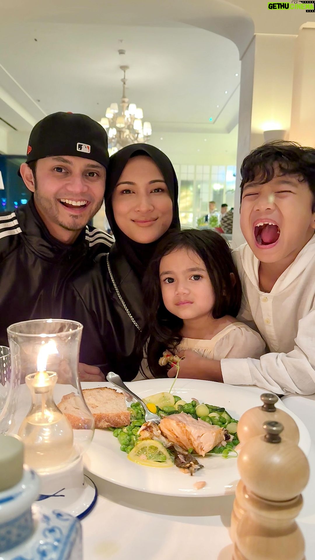 Hanis Zalikha Instagram - What a night at Alici 🤌🏻 Thank you Kakja & Abang Azril for hosting! Bluewater Island Dubai