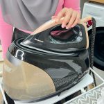 Hanis Zalikha Instagram - Terus tersenyum menguruskan rumahtangga dengan adanya Panasonic Steam Generator Iron GT500. Iron ni memang kena ada satu dekat rumah. Jimat masa & tenaga untuk result yang memuaskan. Barulah boleh buat banyak lagi benda. Tag your husband now now! Beli now tengah promo Raya, dapat free ironing board! #mypanasonic #GT500 #PanasonicSteamGeneratorIron #AnggunBerkuasaLagiBergaya #OptimalCareforFamily #LeadingInnovationinComfort #SafetyYouCanTrustQualityYouDeserve