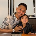 Hanis Zalikha Instagram - I turned a year older and I have been grateful for every day, masyaAllah. “Oh you must be the happiest now” — But happiness and growth is not always linear. Since my younger days, for as long as I remember, I have been embracing every stage in my life, with a great outlook on life. No path is better than the other, because Allah has designed yours for you and no one else. That’s how happiness truly is felt in the journey and not seen as a destination. I hope Yusuf & Alisa get to see and understand this one day when they look back. And thank you my love for an amazing day of bbq, bookstore & grocery shopping 🥳 And that bouquet of roses came with the most meaningful wish card masyaAllah 📖