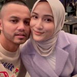 Hanis Zalikha Instagram - To spice things up for our date night, we finally decided to try ‘omakase’ dining experience. What’s omakase? It’s the chef deciding on EVERYTHING to serve to you using the finest and freshest ingredients he has that night — you just sit there and makan. Basically surprises after surprises for your taste bud. Chef boleh cipta apa menu pun, dan yang bakal makan kenalah adventurous. As a foodie, I was all game! Tapi suami saya, best sangat sebab dia terus set diri dia nak cuba semuaaa makanan yang dihidang. Ada yang kena, ada yang tak kena, pastu bila yang sedap, sedap betul! Thank you baby for being such a great sport!!! Overall 10/10 for the experience by Tokyo Michelin-starred Chef Jeff Ramsey from @japaskualalumpur . Would we do it again? Yes! Seronok dating camni terkejut terkejut dapat makanan 😂 Pst: Kitorang dah set nak cari makan kalau tak kenyang lepas tu. Rupanya kenyang sungguh alhamdulillah. Japas by Jeff Ramsey