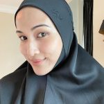 Hanis Zalikha Instagram - Telekung kesayangan bersama awning kegemaran. Of course telekung dengan material anti-kepam, cepat kering & tahan lasak dari @innersejuk . Assalamualaikum 😘