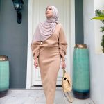 Hanis Zalikha Instagram - Walking into the weekend in my Audrey top & skirt set by @cakenis . Just kidding been wearing this to the office too 🤣 Love sangat material and cutting dia. Good job team @cakenis , available now on www.shopcakenis.com in three colors!