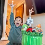 Hanis Zalikha Instagram - Dah besar dah Yusuf. Pagi nak pergi sekolah dia nak breakfast laju-laju sebab takut lambat chess class. Masuk kereta, sendiri keluar balik tiba-tiba rupanya takut tertinggal painting bag. Balik sekolah bagitau Mommy yang cikgu pesan hari Rabu kena buat spelling correction dan hantar hari Khamis. OMG siapa ni? Yusuf ke ni? The cheeky carefree boy yang Mommy risau-risau jenis tak kisah apa-apa, belajar apa lah kat sekolah asyik jawab belajar “nothing” je selama ni 😂 Rupanya benarlah anak-anak ni ada pace masing-masing. Makin lama makin faham erti tanggungjawab 🥲 Happy Birthday anakku Yusuf Iskandar bin Hairul Azreen. Mommy sayang awak @theyusufiskandar !!!