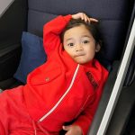 Hanis Zalikha Instagram - “Look abang! It’s Monday coming!” 🤣 A special shout out to @bambinifashion for making life easy for this Momma to coordinate the kids outfits. Get your lil ones’ fashion fix at bambinifashion.com because their designer collection is extensiveee 🤩