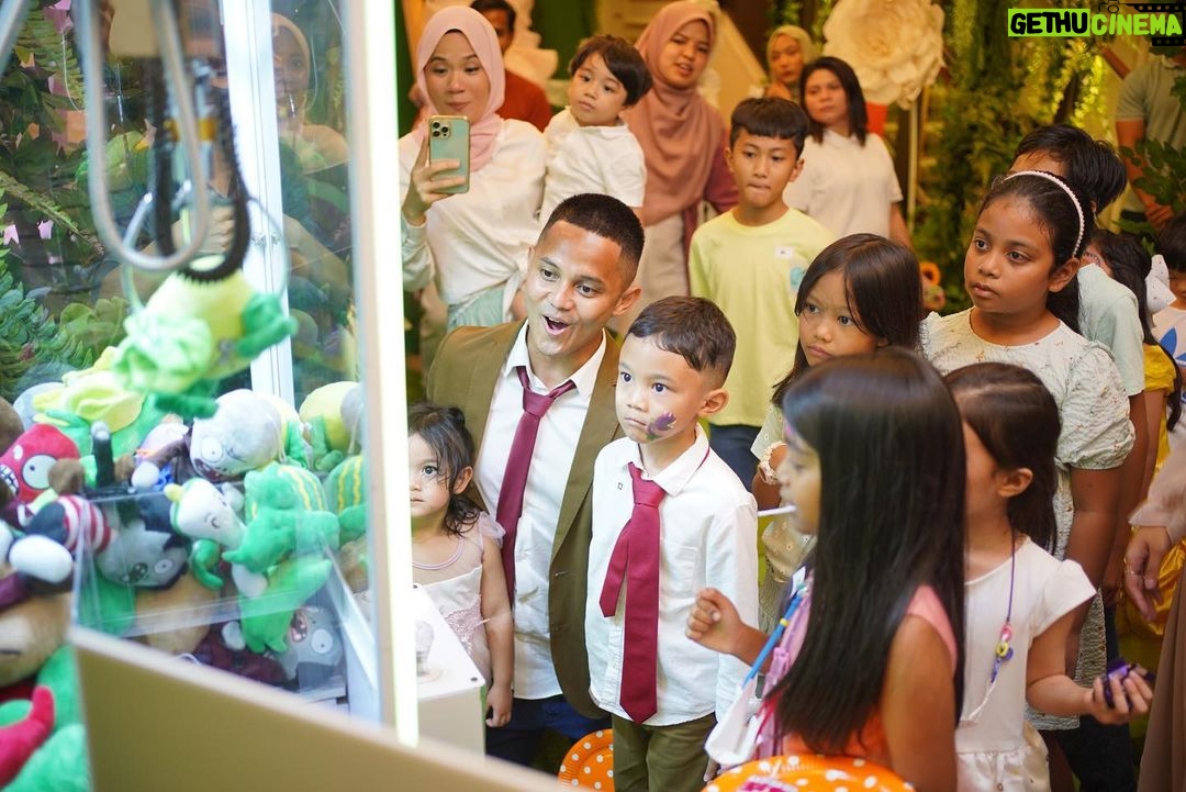 Hanis Zalikha Instagram - Moments of celebration captured by @azmwhb ❤️