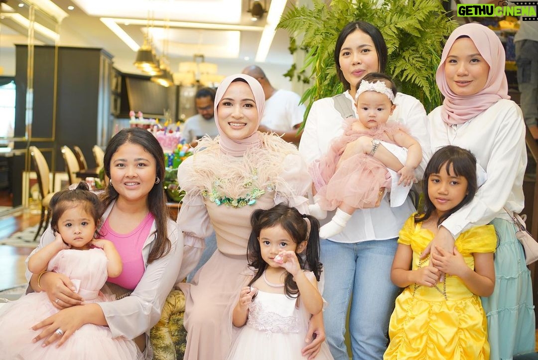 Hanis Zalikha Instagram - Moments of celebration captured by @azmwhb ❤️