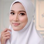 Hanis Zalikha Instagram - Kalau dah ada Telekung Suqainah, mesti tahu material DriChill dia yang sangat unique. Dengan Anti-Microbial feature, jadi tak kepam langsung. Kalau basah terkena air wudhuk, sangat cepat kering. Tough and stretchy too, tak senang terangkat time bergerak dan solat. Basically it’s cooler than cool! One of a kind telekung by @innersejuk .