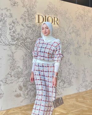 Hanis Zalikha Instagram - I am a big ball of colourful yarn, an autobiography.