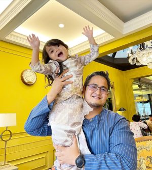 Hanis Zalikha Instagram - Raya Album 2022.

#HairulHanisAidilfitri