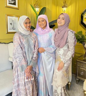 Hanis Zalikha Instagram - Raya Album 2022.

#HairulHanisAidilfitri